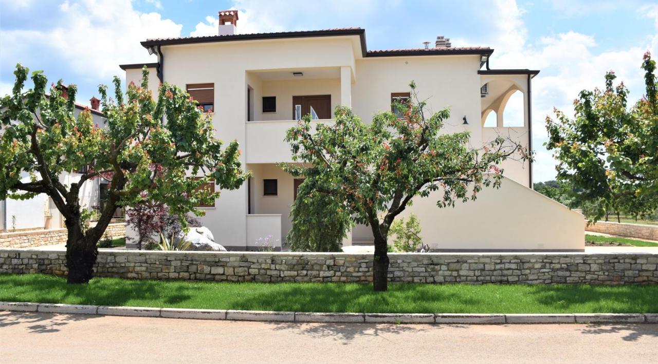 Apartmani Diana Novigrad Istria Dış mekan fotoğraf