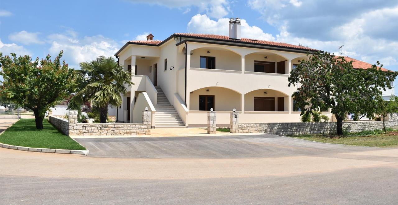 Apartmani Diana Novigrad Istria Dış mekan fotoğraf